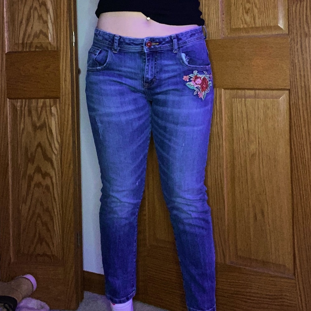 Vintage jeans w/ flower